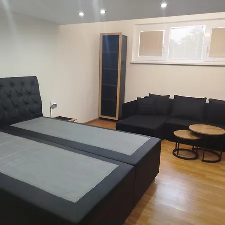 3 Apartment,parking Μπρατισλάβα